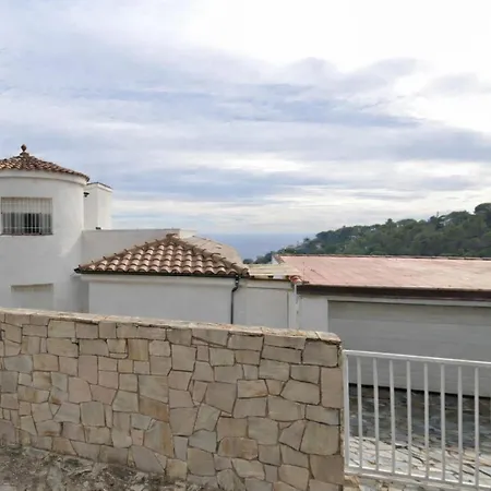 Uhe By Danlux Invest *