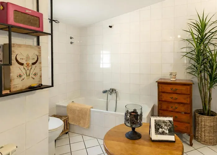 Uhe By Danlux Invest