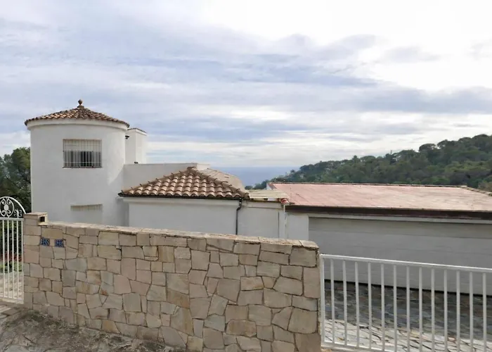 Uhe By Danlux Invest *